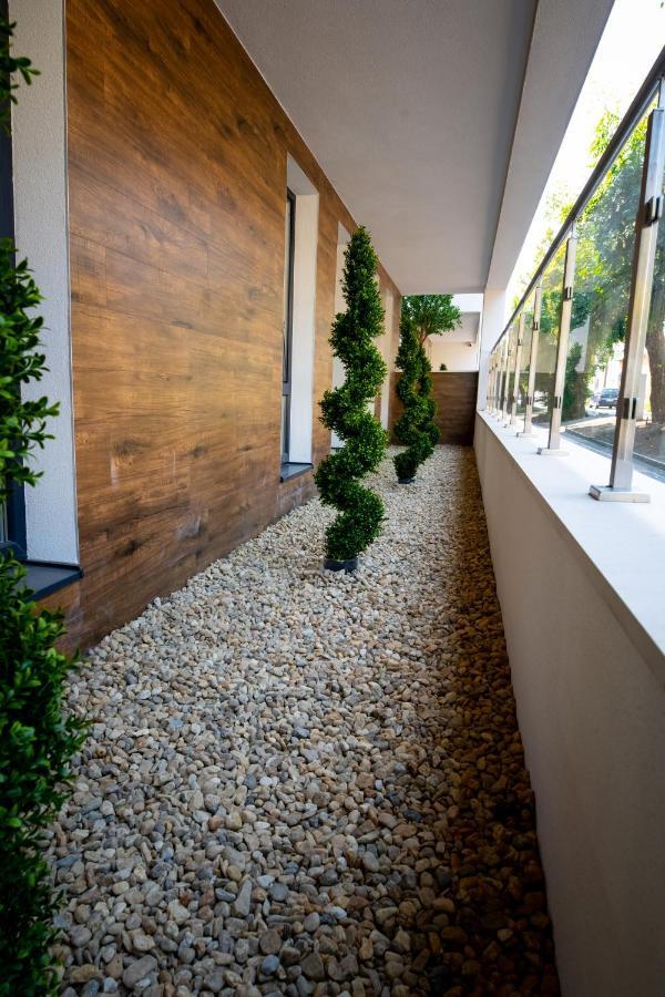 Elixir Panzio Acomodação com café da manhã Nyírbátor Exterior foto