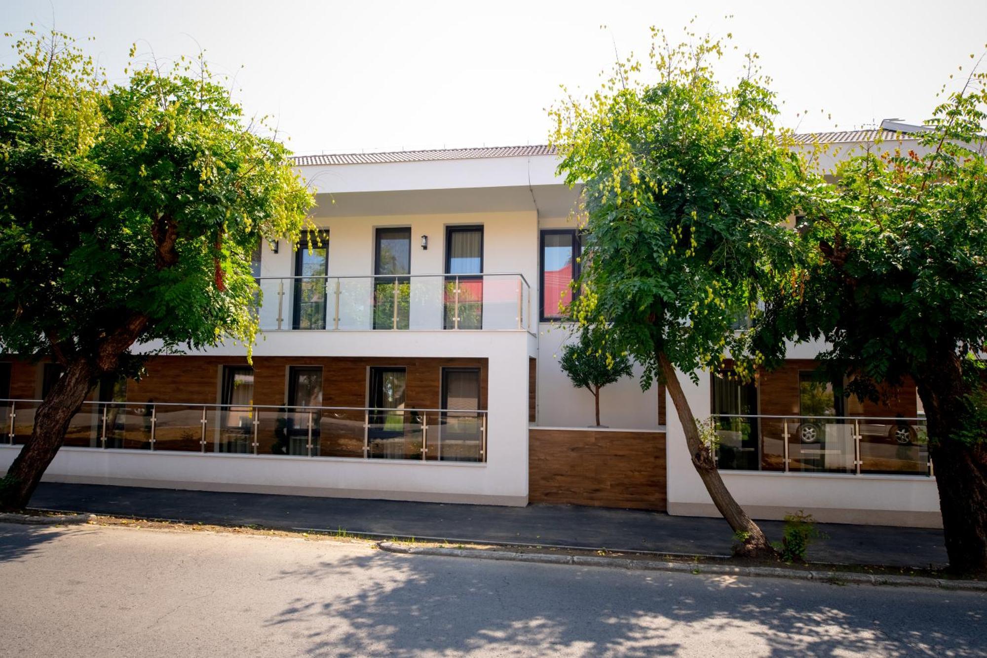 Elixir Panzio Acomodação com café da manhã Nyírbátor Exterior foto