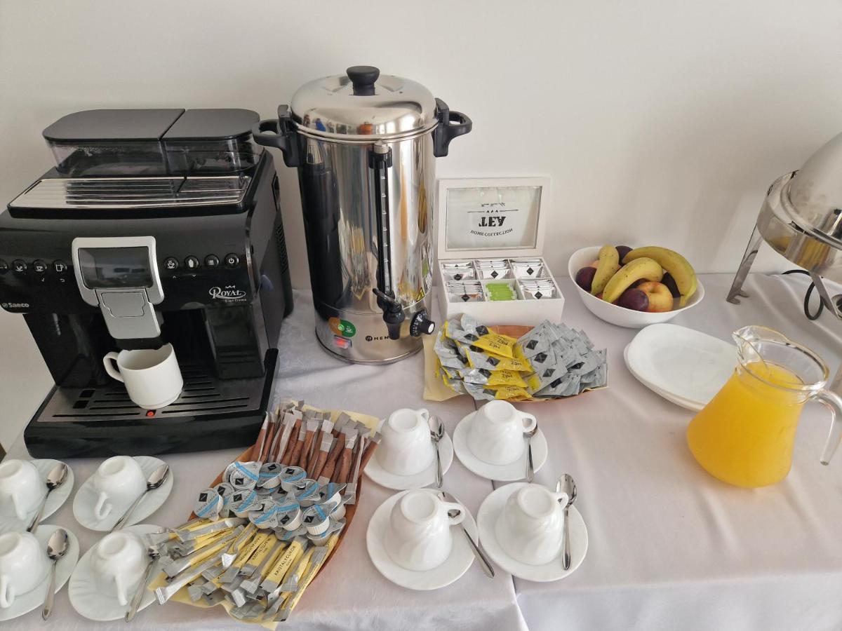 Elixir Panzio Acomodação com café da manhã Nyírbátor Exterior foto